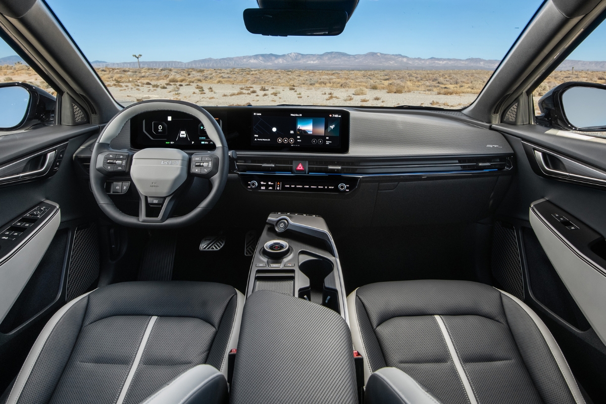 Kia EV6: दमदार फीचर्स के साथ इलेक्ट्रिक SUV अब सिर्फ Rs. 65.97 लाख में