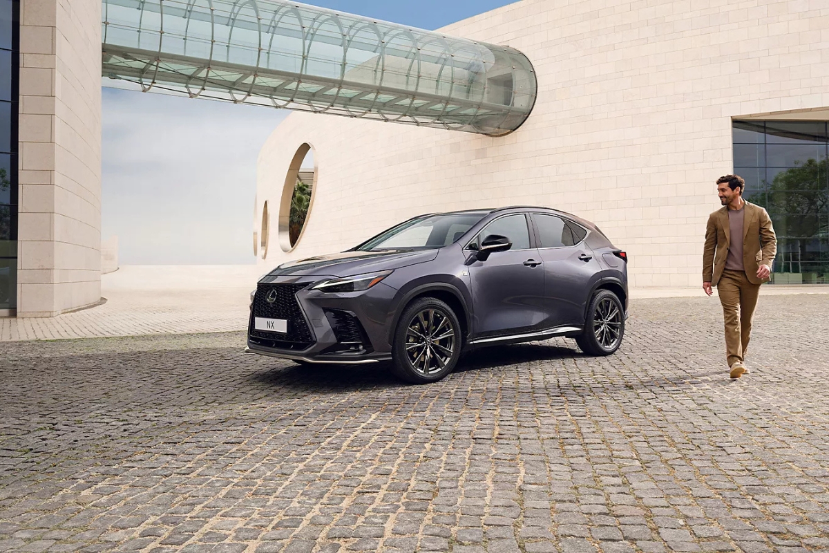 Lexus NX 2025: Stylish Luxury SUV with 187 BHP Power and 60 Lakh Starting Price