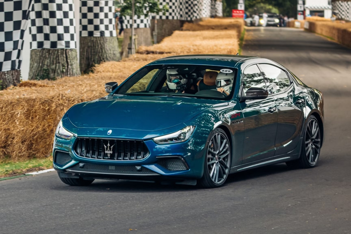 Maserati Ghibli: Stunning 572 BHP Power, Luxurious Comfort and Style at an Exclusive Price
