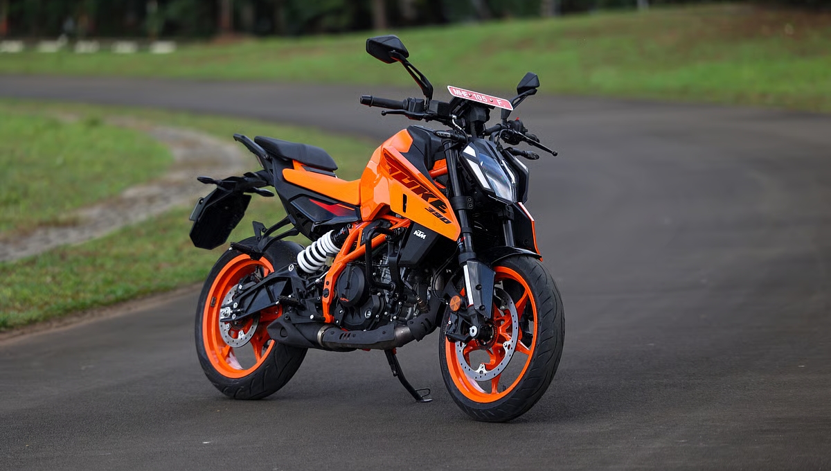 KTM 390 Duke: Unleash 45.3 bhp of Power with Premium Features, Priced for True Riders