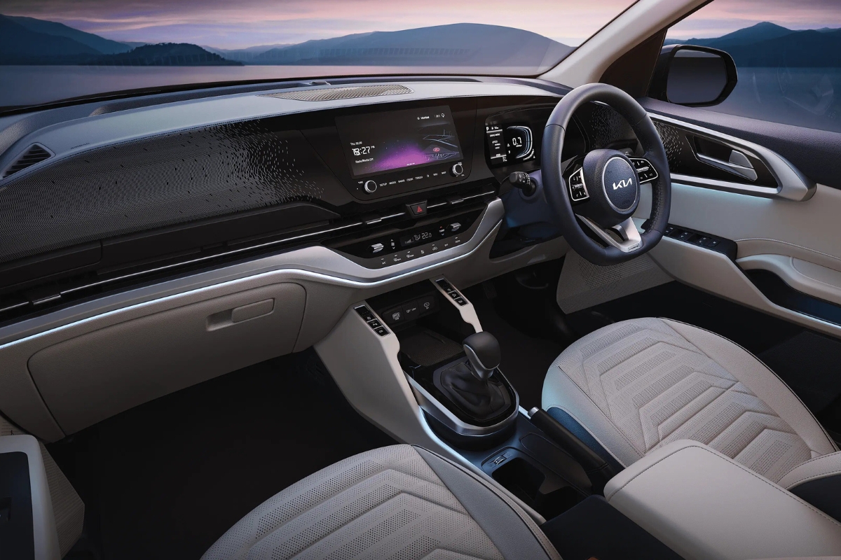 Kia Carens 2025: Spacious 7-Seater with Advanced Safety, Smooth Drive and Budget-Friendly Price