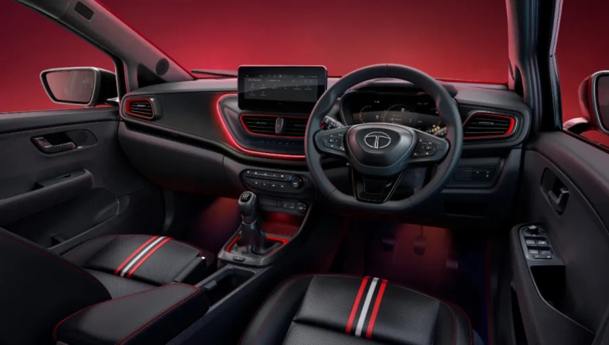 Tata Altroz 2025: Stylish Hatchback with Smart Features and Affordable Price Tag