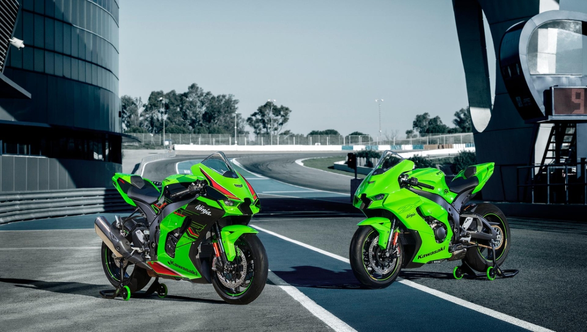 Kawasaki Ninja ZX-10R: Unleash 200+ BHP Power at a Premium Price of 16.47 Lakh