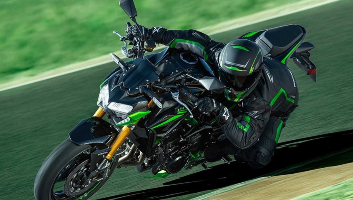 Kawasaki Z900: Power-Packed 948cc Beast with Modern Features, Priced Around 9.29 Lakh