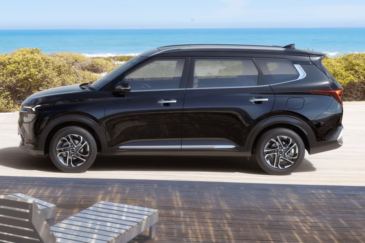 Kia Carens 2025: Spacious 7-Seater with Advanced Safety, Smooth Drive and Budget-Friendly Price