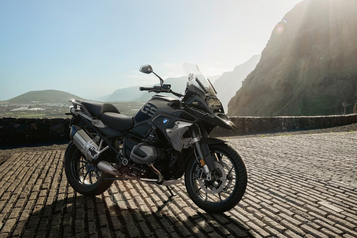 BMW R 1250 GS: Power-Packed 1254cc Beast with Premium Features Starting ₹20.55 Lakh