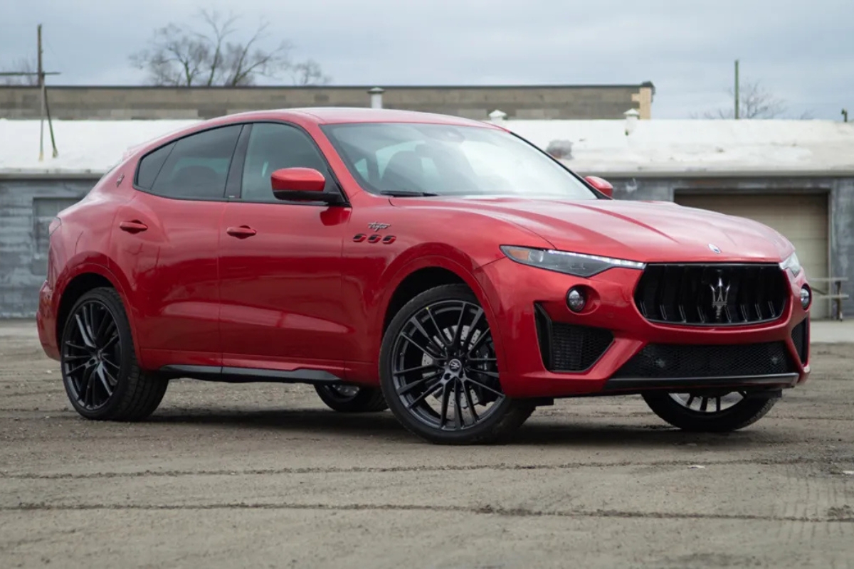 Maserati Levante: Luxury SUV with 350 HP Power, Advanced Features and Starting Price Insights